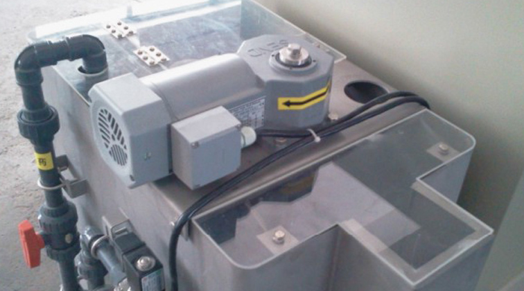 如何控制三相電機(jī)的轉(zhuǎn)速？